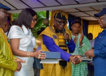 President Bio Receives New Award 