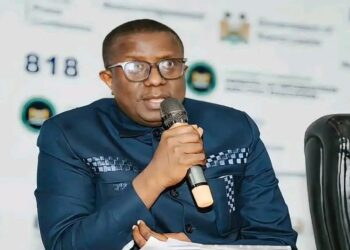 Over 2,300 Sierra Leoneans Pass Through Guinea Airport for Jobs Abroad – Labour Minister Reveals