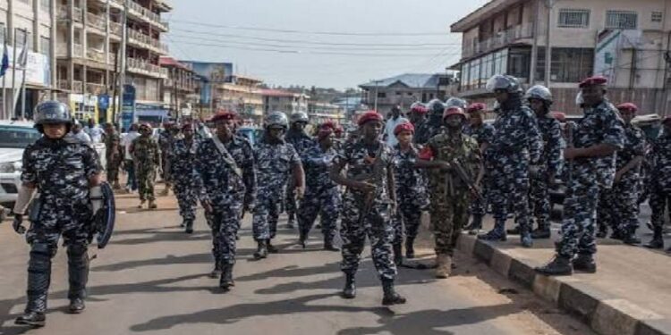 Police Officer Allegedly Threatens to Kill Civilians at Kroo Town Road (Video)